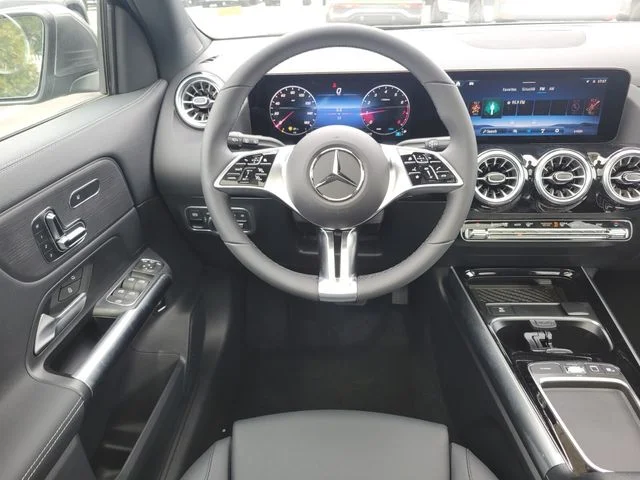 Used 2026 Gray Mercedes-Benz GLA 250 image 13