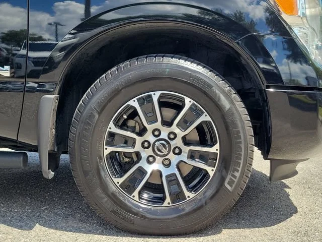 2021 Nissan Titan SV - Photo 6