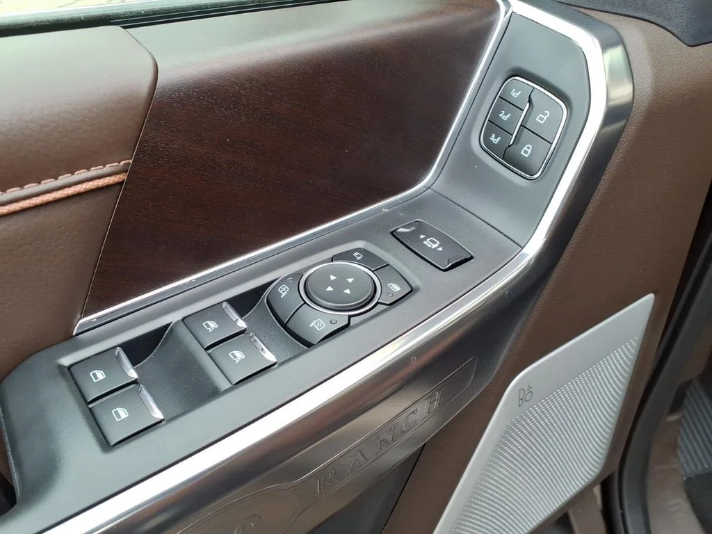New 2026 Agate Black Metallic Ford King Ranch image 17