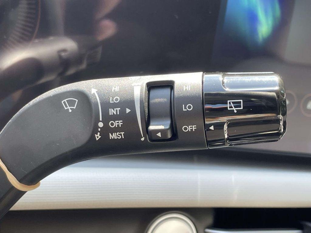 New 2026 White Hyundai SEL FWD image 22