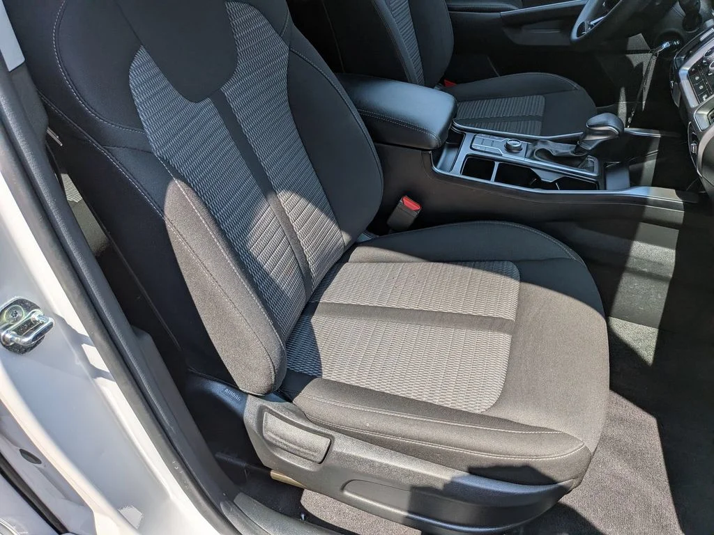 Used 2023 White Kia LX image 27