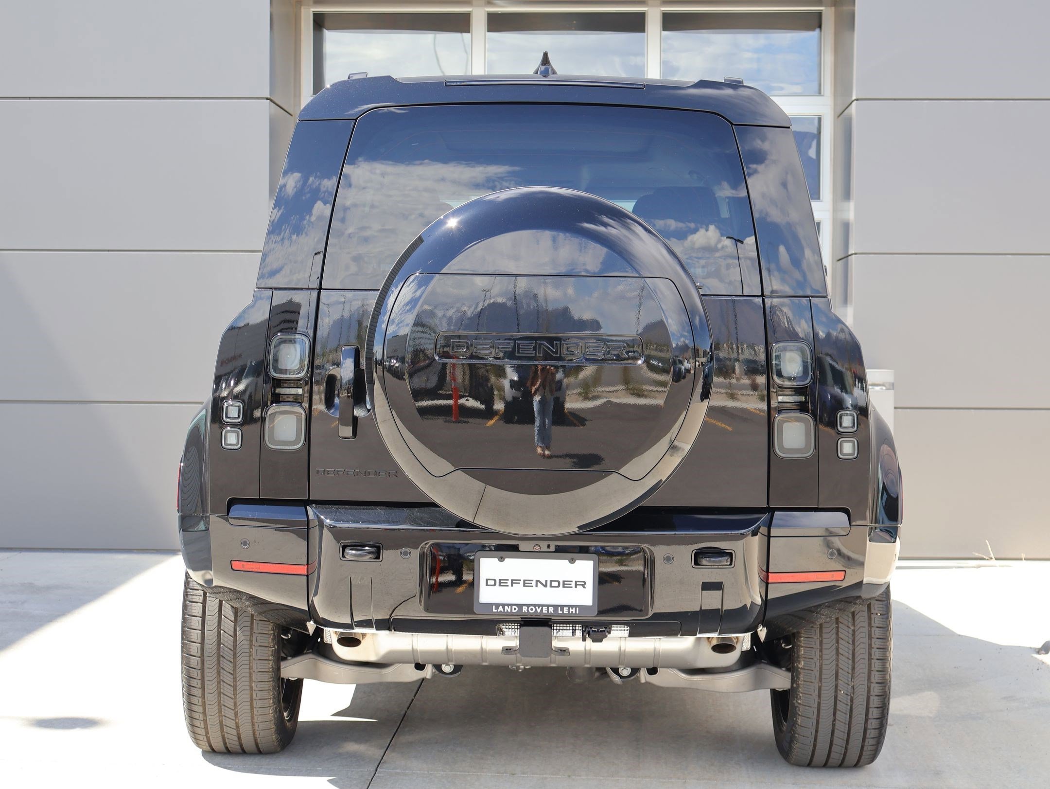 New 2026 Santorini Black LAND ROVER P400 X-Dynamic SE image 7