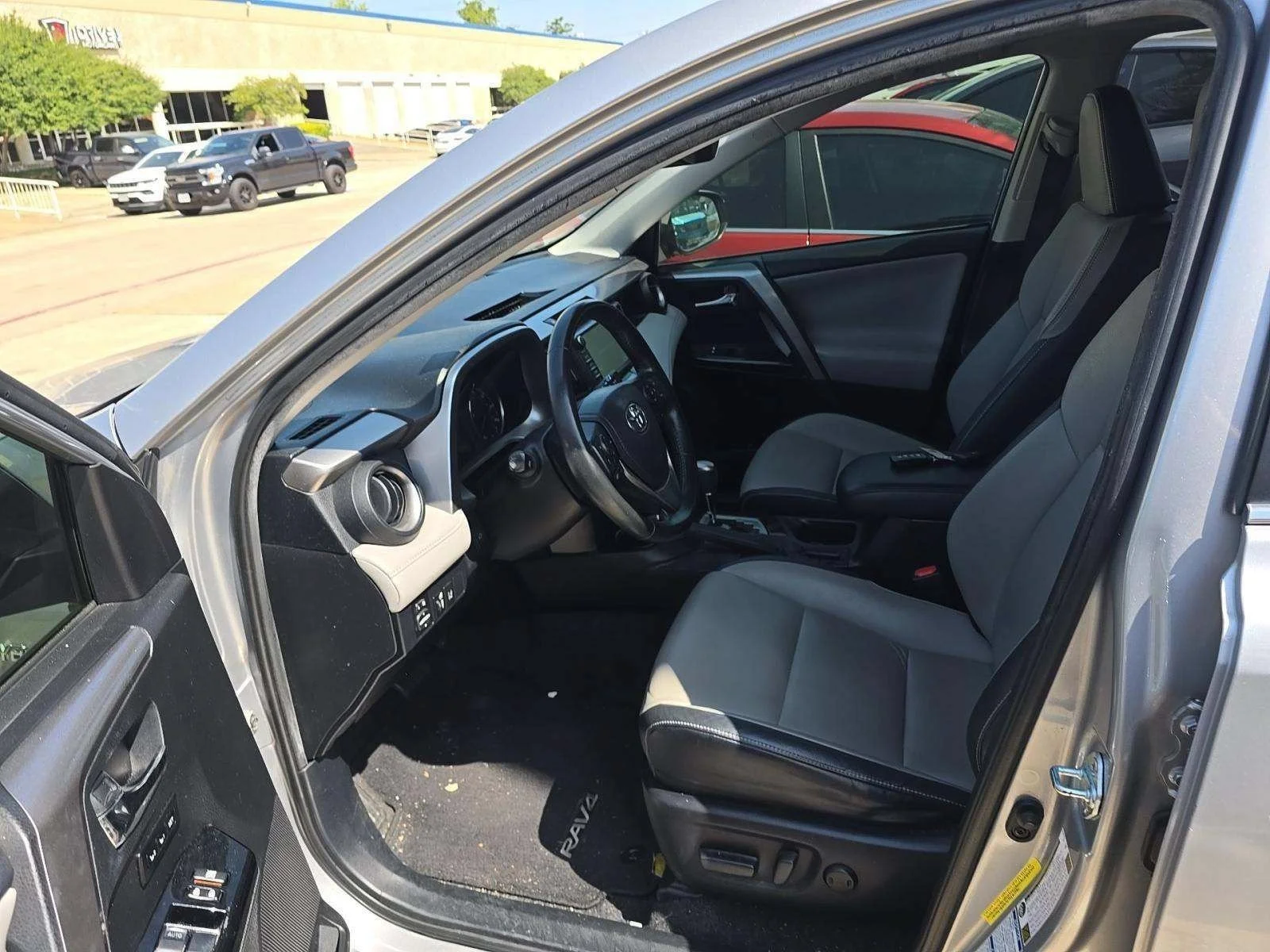 Used 2017 Silver Sky Metallic Toyota Limited image 5