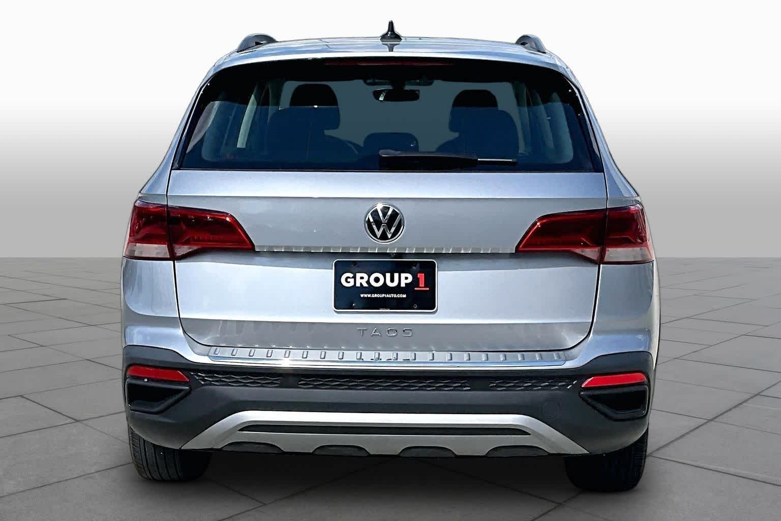 Used 2023 Pyrite Silver Metallic Volkswagen S image 9