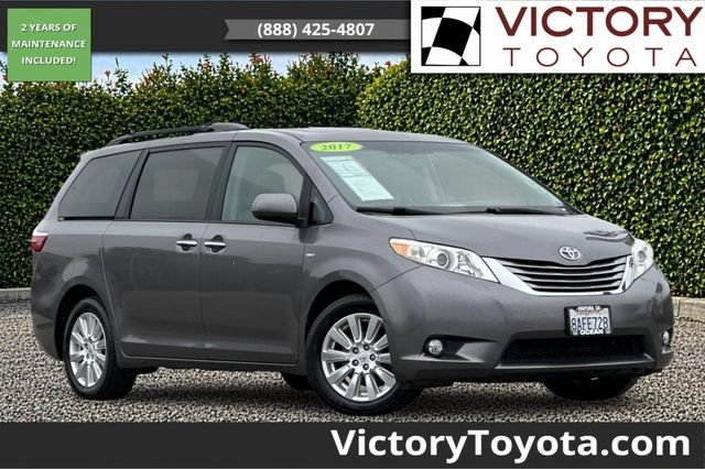 2017 Toyota Sienna XLE V6 AWD 7-Passenger's photo