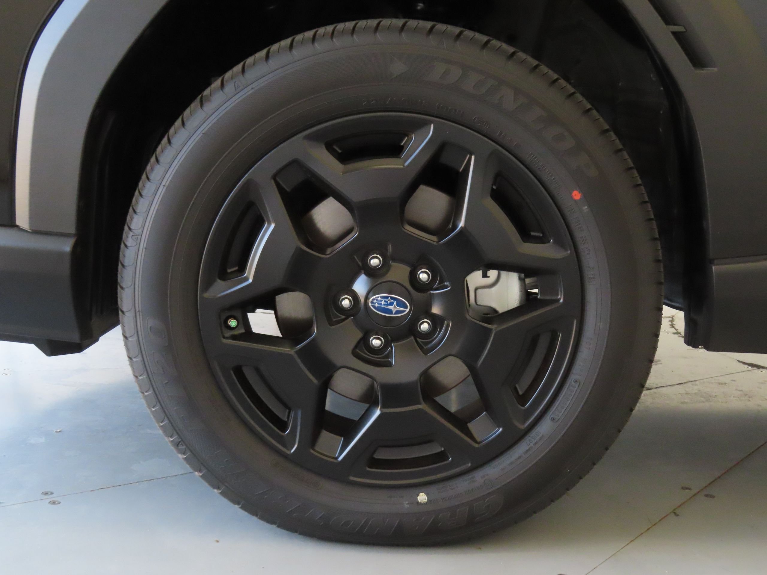 New 2026 CRYSTAL BLACK SILICA Subaru Limited image 27
