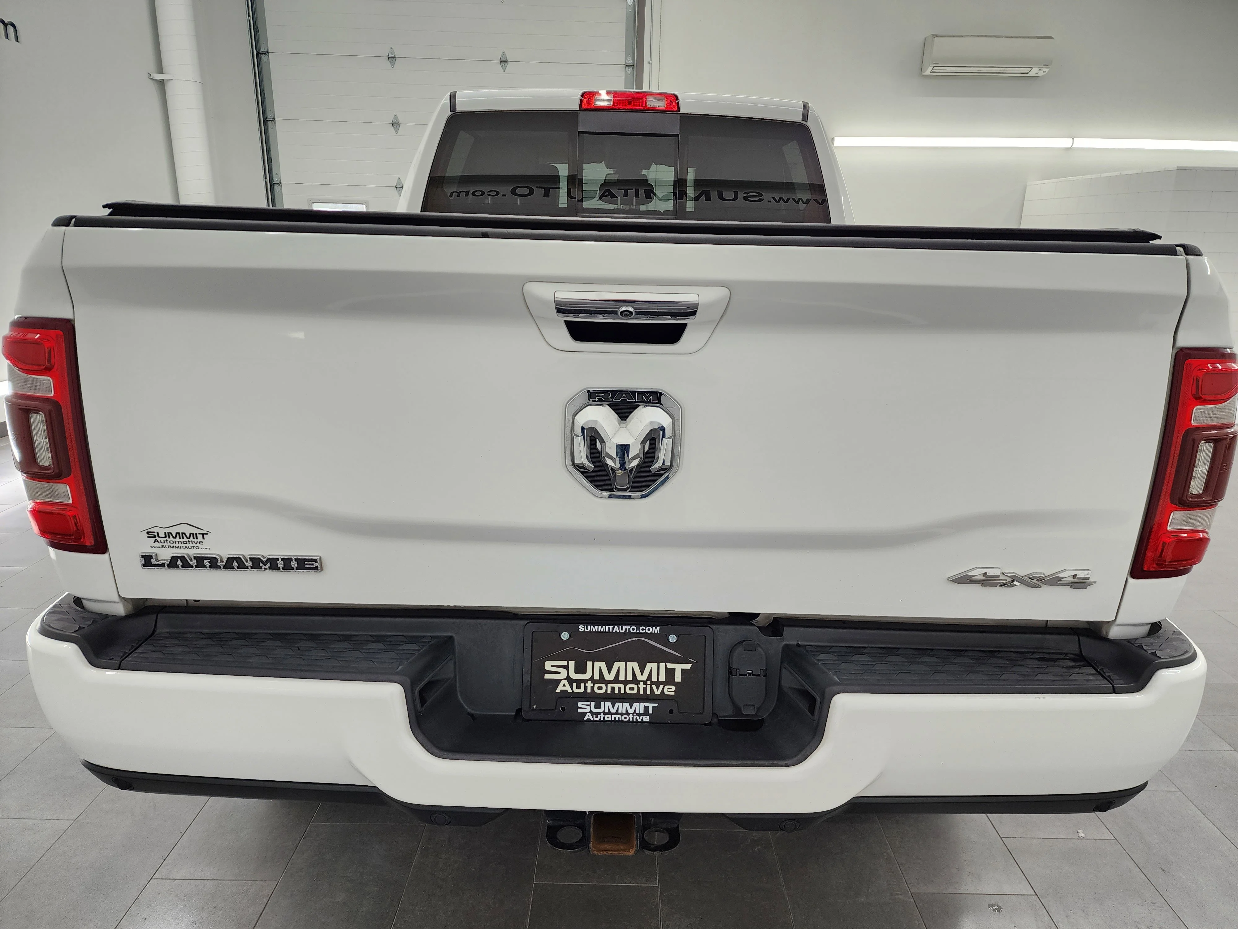 Used 2020 Bright White Clearcoat Ram Laramie image 28