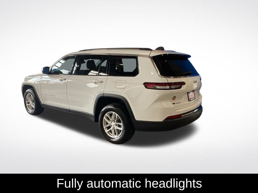 Used 2022 White Jeep Laredo image 18