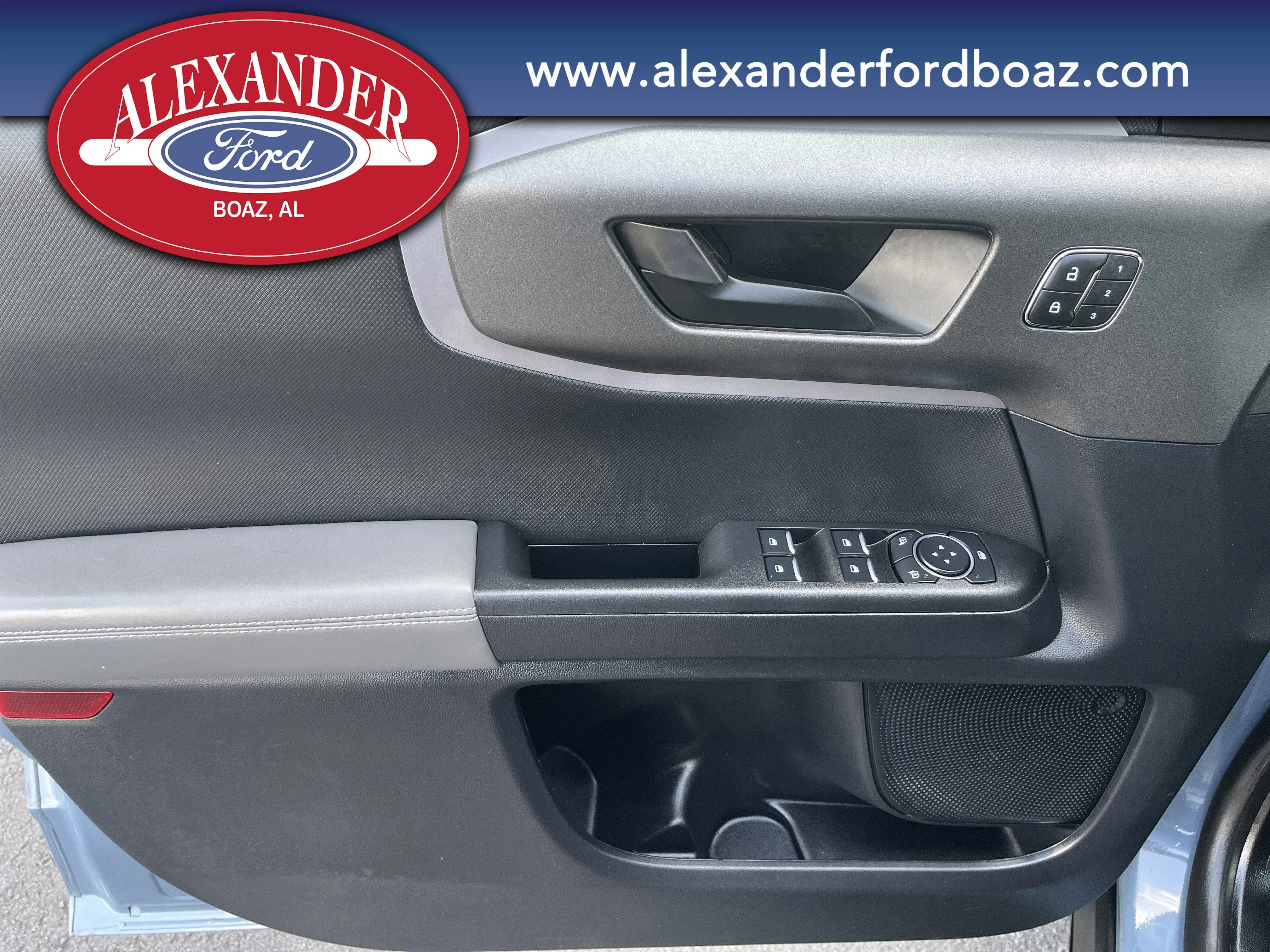 Used 2025 Blue Ford Badlands image 13