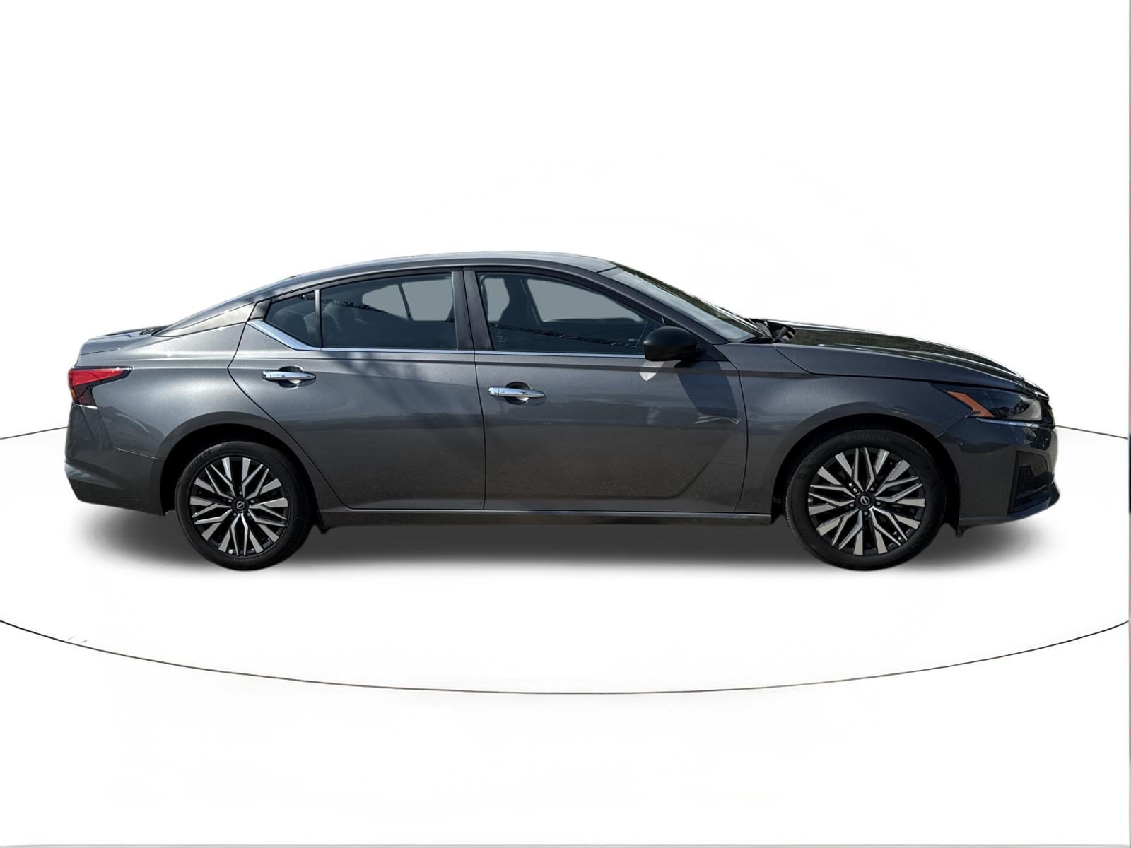 2025 Nissan Altima SV - Photo 2