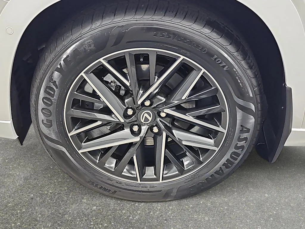 New 2026 Wind Chill Pearl Lexus PREMIUM AWD image 31