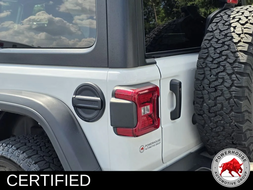 Used 2024 White Jeep Rubicon image 12