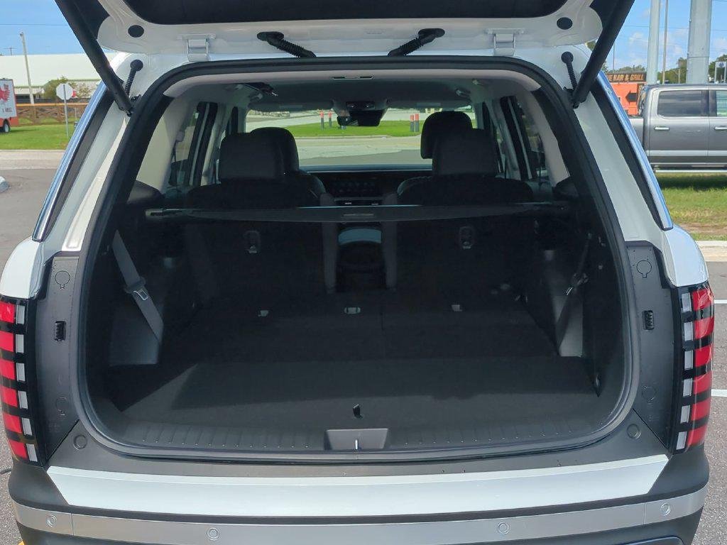 New 2027 White Hyundai Blue SEL 7P image 16