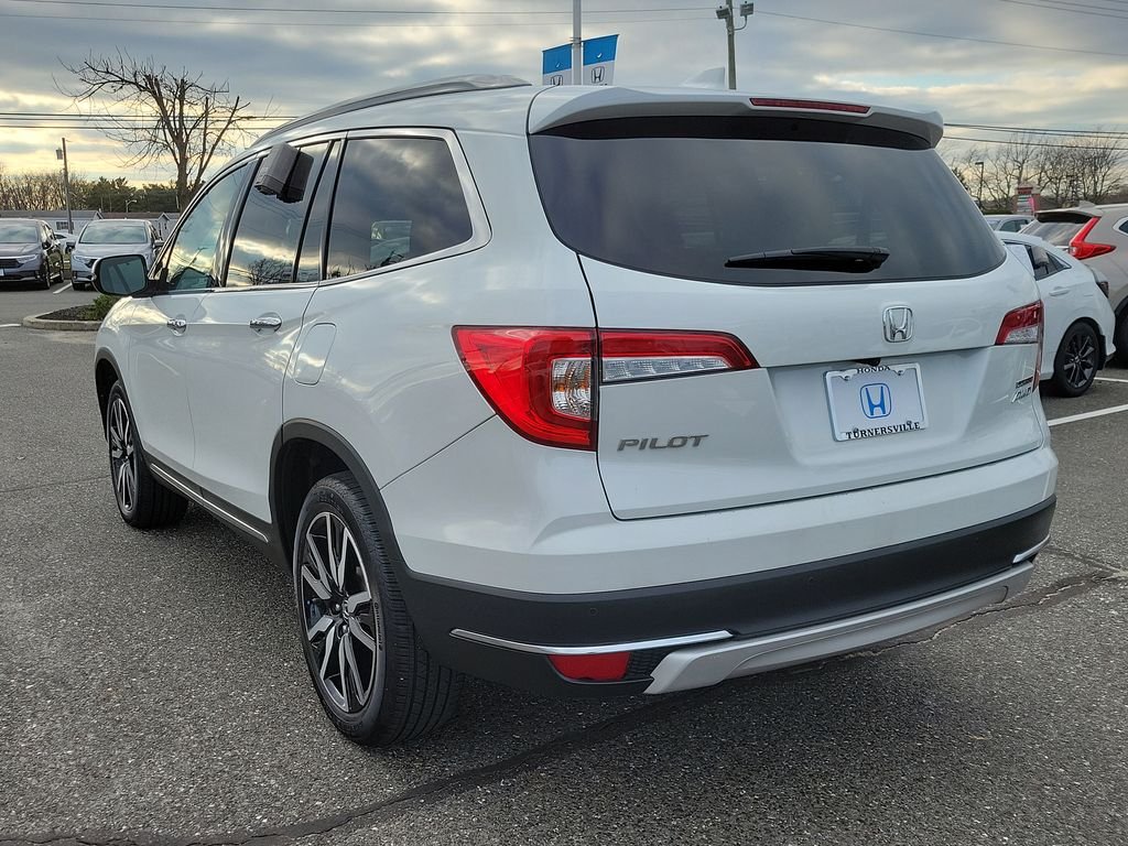 Certified Used 2020 Platinum White Pearl Honda Touring image 4