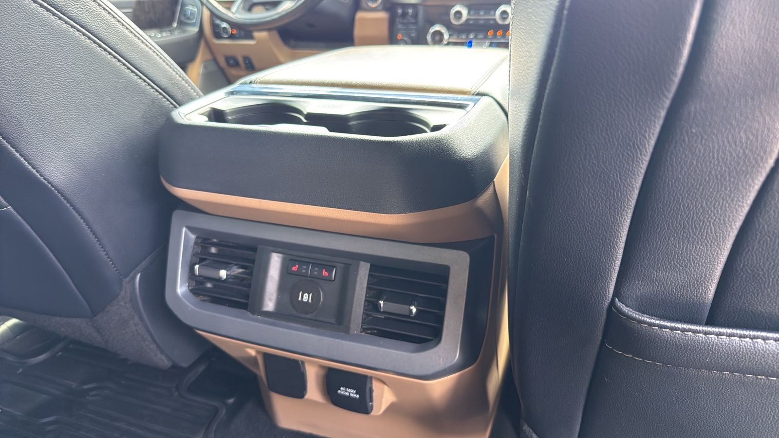 Used 2024 Brown Ford Lariat image 27