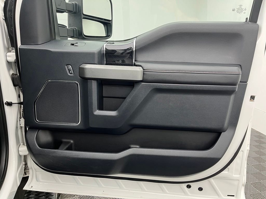 Used 2022 White Metallic Ford Platinum Lifted Truck image 28