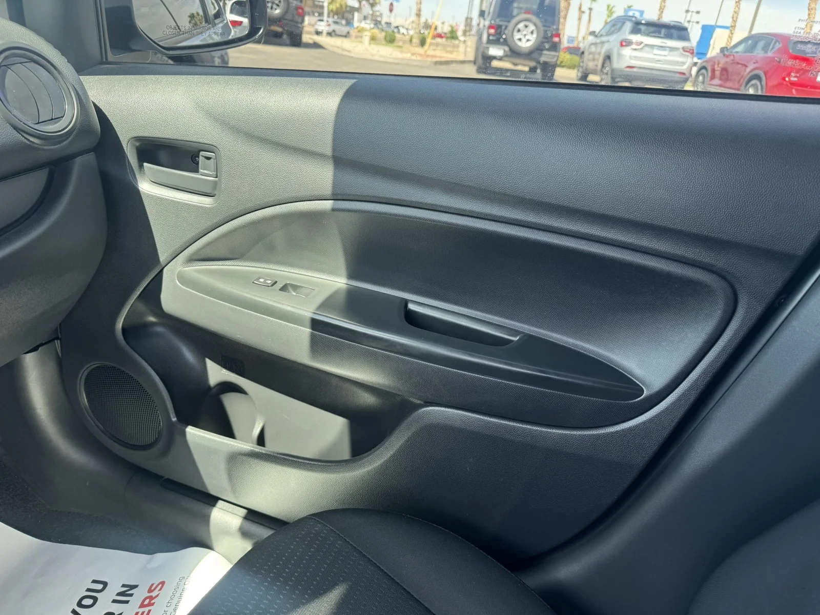Used 2024 White Mitsubishi ES image 11