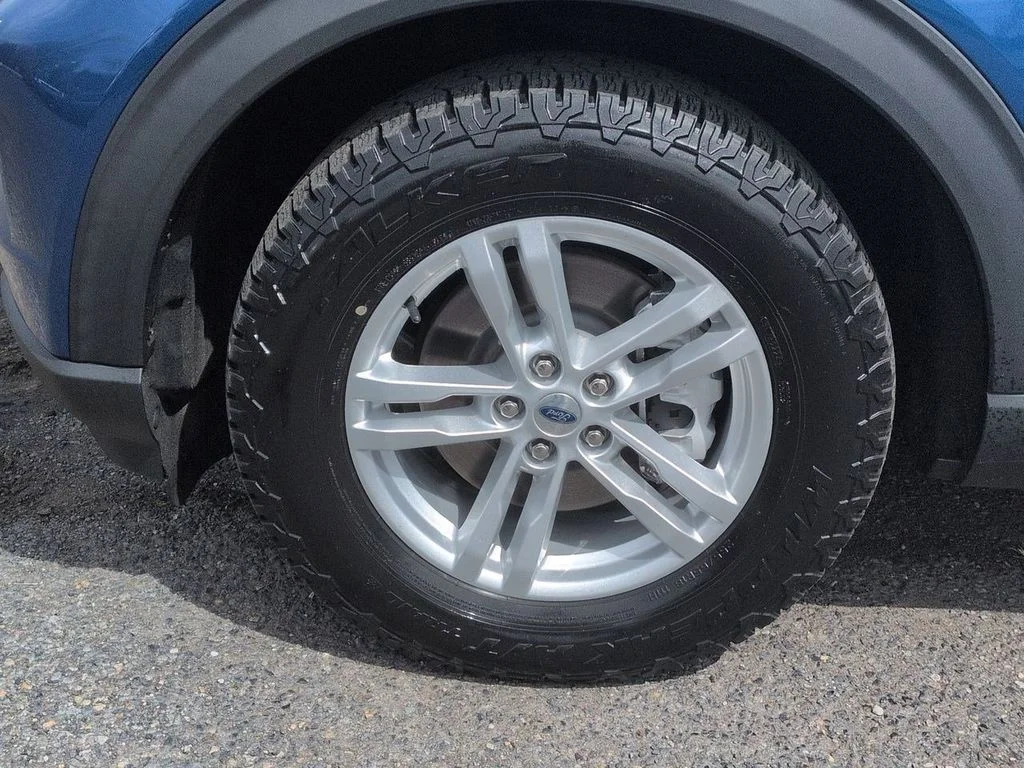 Used 2021 Blue Metallic Ford XLT image 32