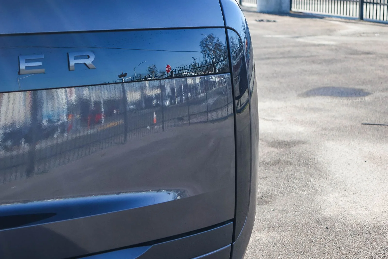New 2026 Charente Grey Land Rover SE image 11