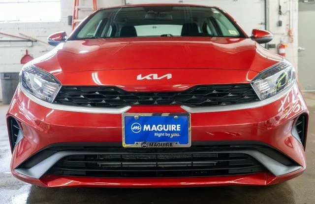 Used 2024 Red Kia LXS image 3