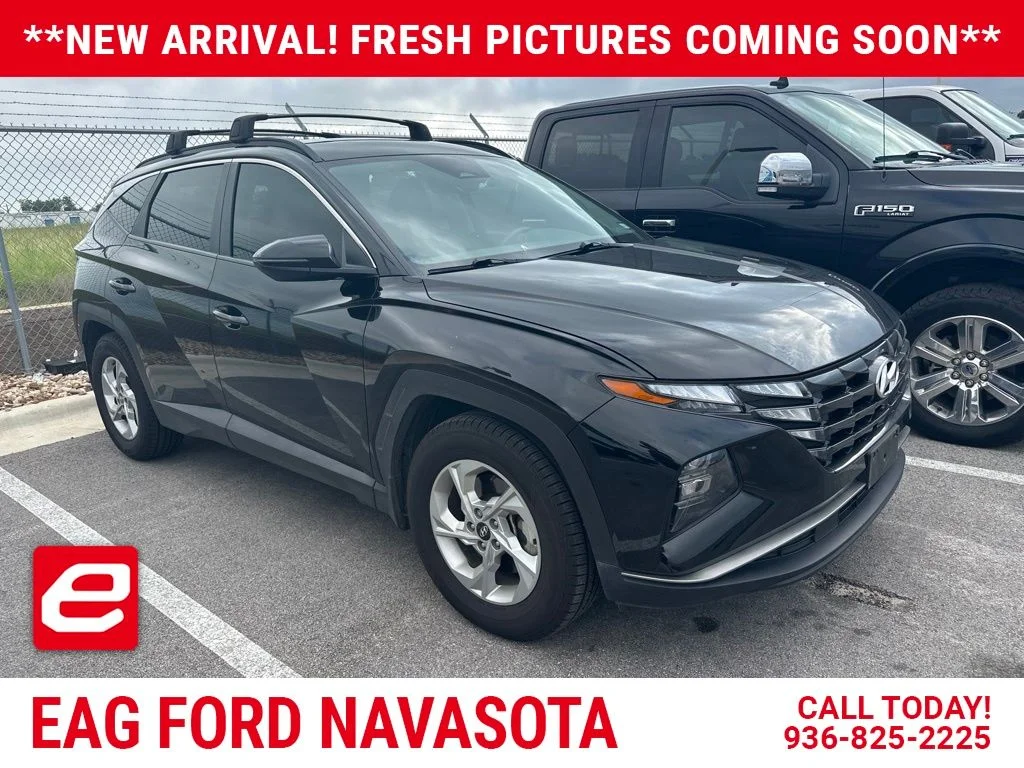 Used 2022 Phantom Black Hyundai SEL image 1