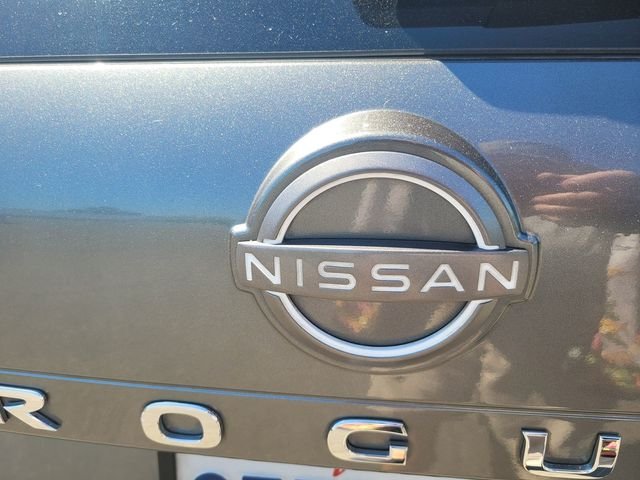 Used 2023 Gray Nissan S image 10