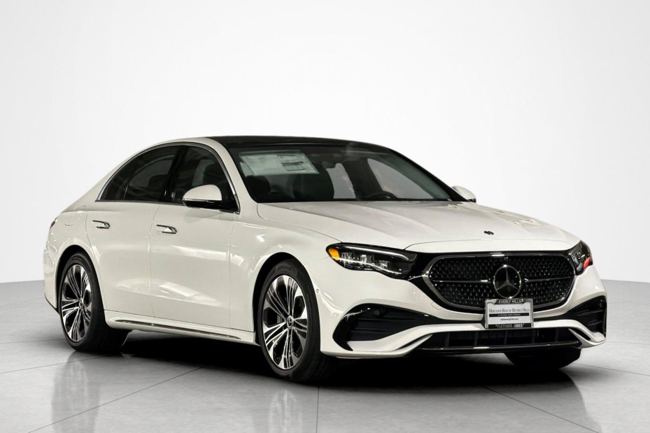 New 2027 Polar White Mercedes-Benz E 450 4MATIC® Sedan image 7