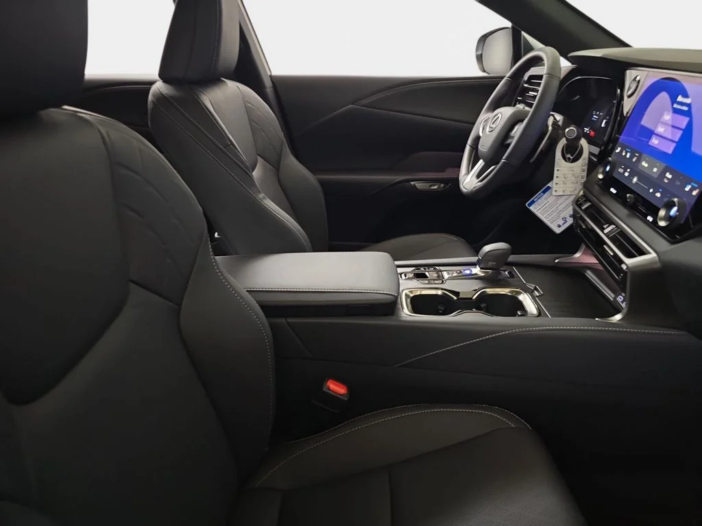 New 2026 Iridium Lexus PREMIUM PLUS image 9