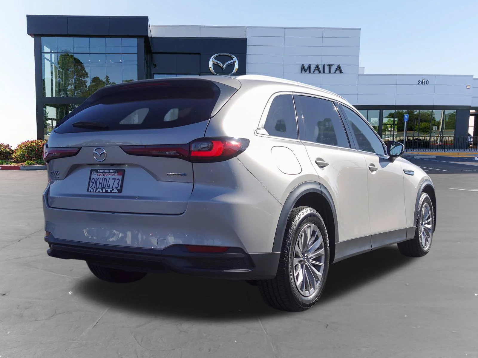 Certified Used 2024 Platinum Quartz Mazda Preferred image 4