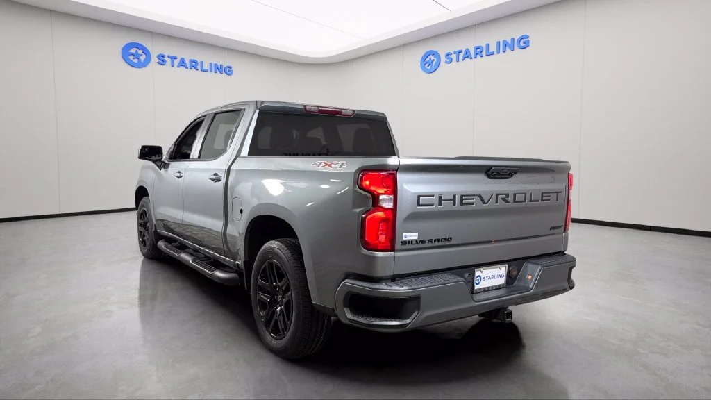 Used 2023 STERLING GRAY METALLIC Chevrolet RST image 6