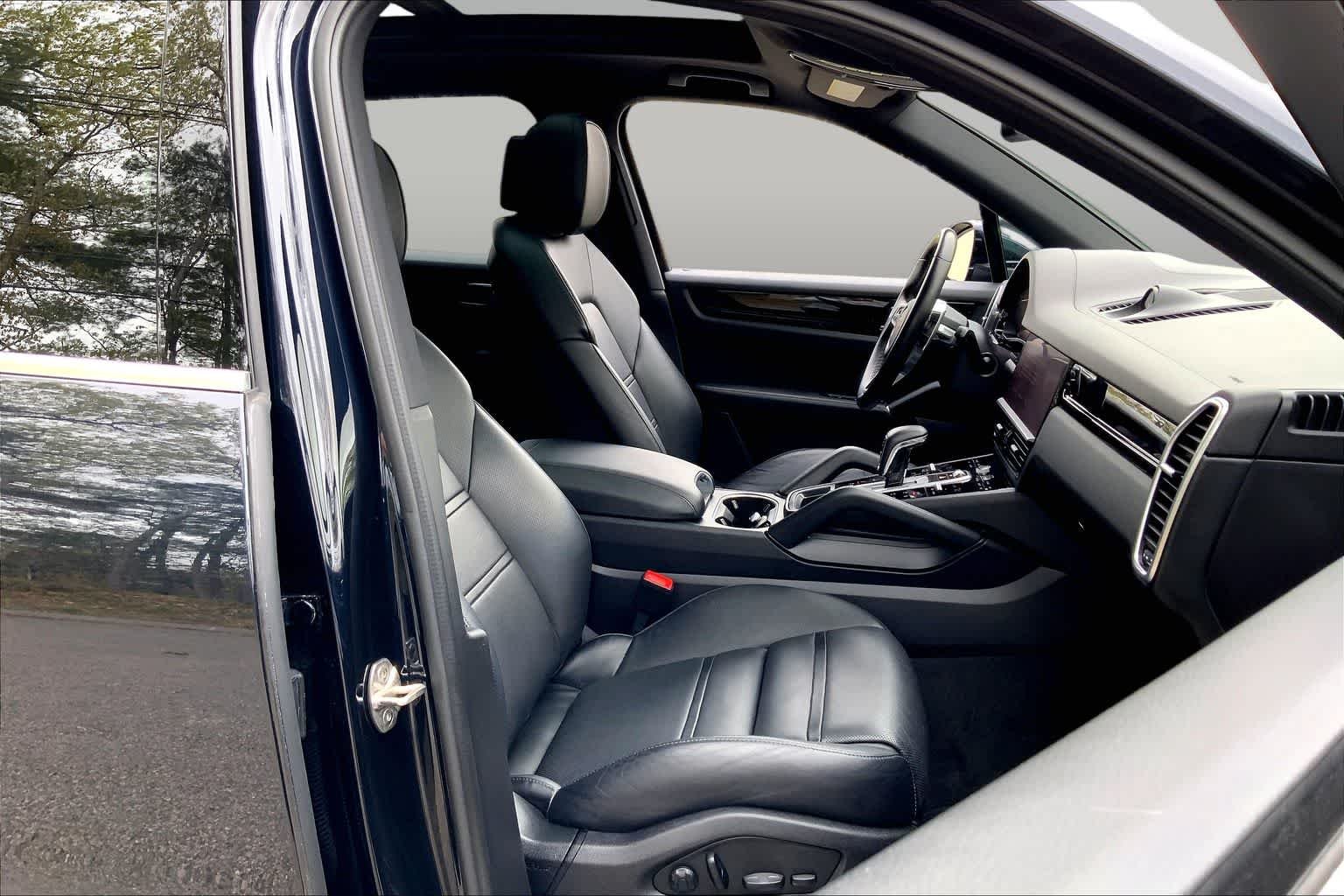 Pre-Owned 2022 Porsche Cayenne