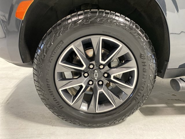 Used 2022 Evergreen Gray Metallic Chevrolet Z71 image 32
