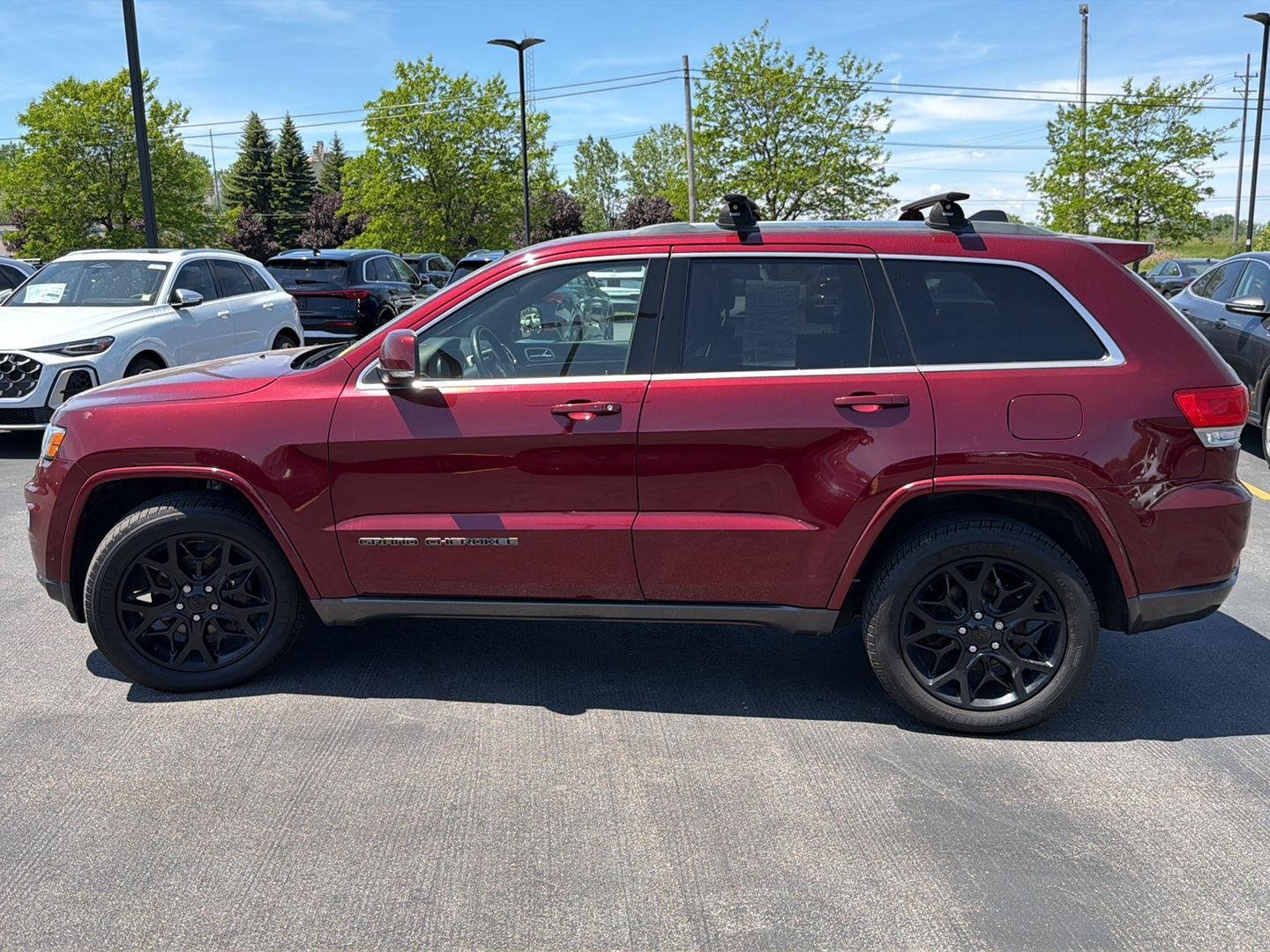 Used 2018 Velvet Red Pearlcoat Jeep Sterling Edition image 4