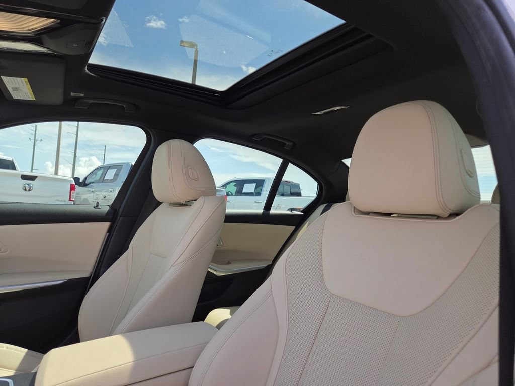 2023 BMW 3 Series 330e - Photo 26