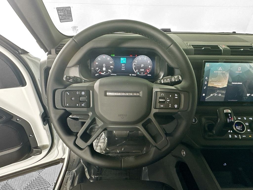 Certified Used 2025 Fuji White Land Rover S image 11