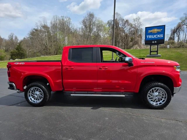 Used 2025 Red Chevrolet LT image 9