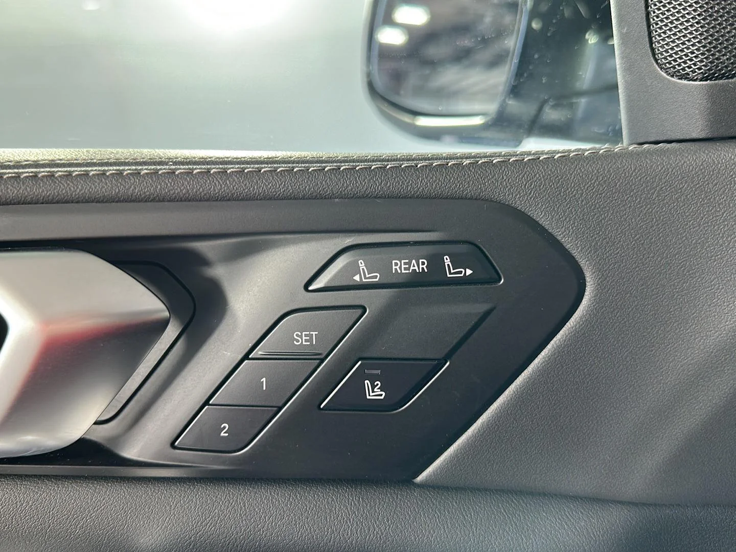 Used 2024 Skyscraper Grey Metallic BMW xDrive40i image 8