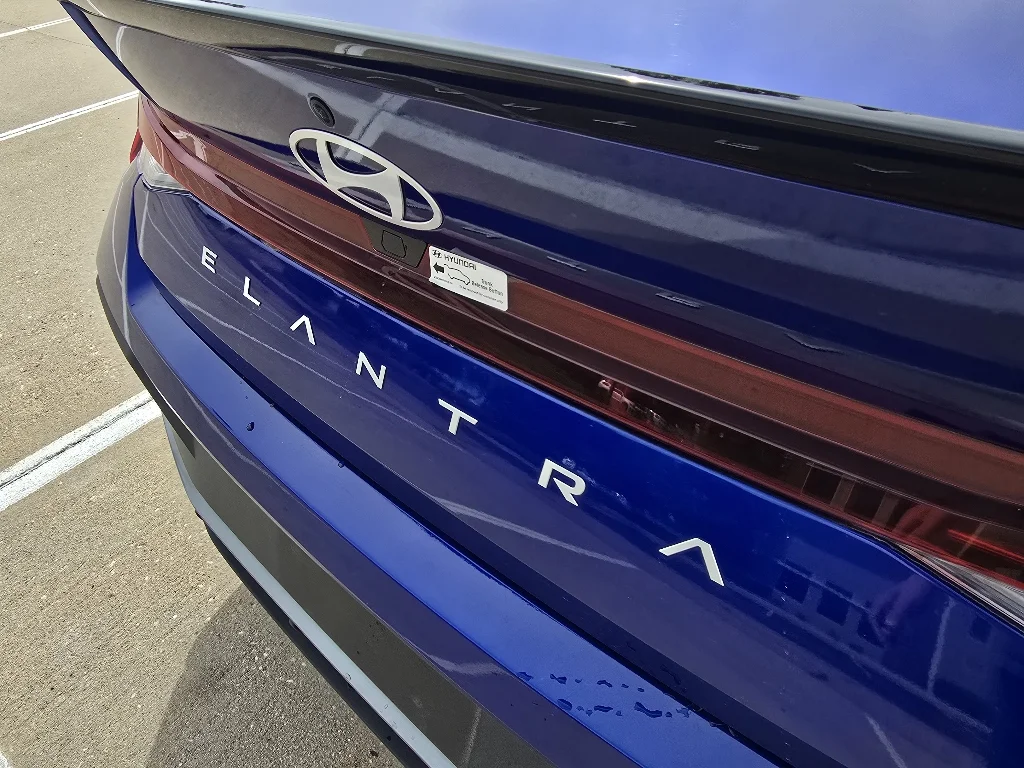Used 2025 Intense Blue Hyundai SEL Sport image 11