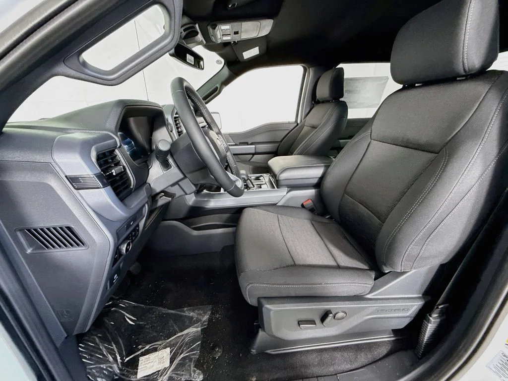 New 2026 Oxford White Ford XLT image 21