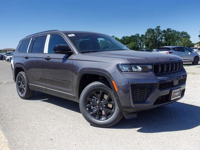 New 2026 Baltic Gray Metallic Clear-Coat Exterior Paint Jeep Laredo image 5