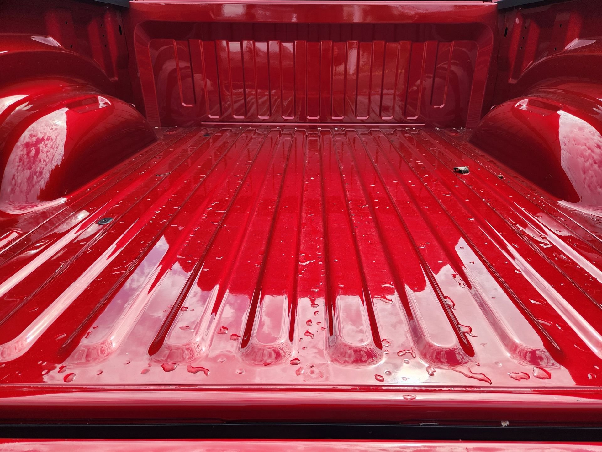 New 2026 Molten Red Pearl-Coat Exterior Paint RAM Big Horn/Lone Star image 25