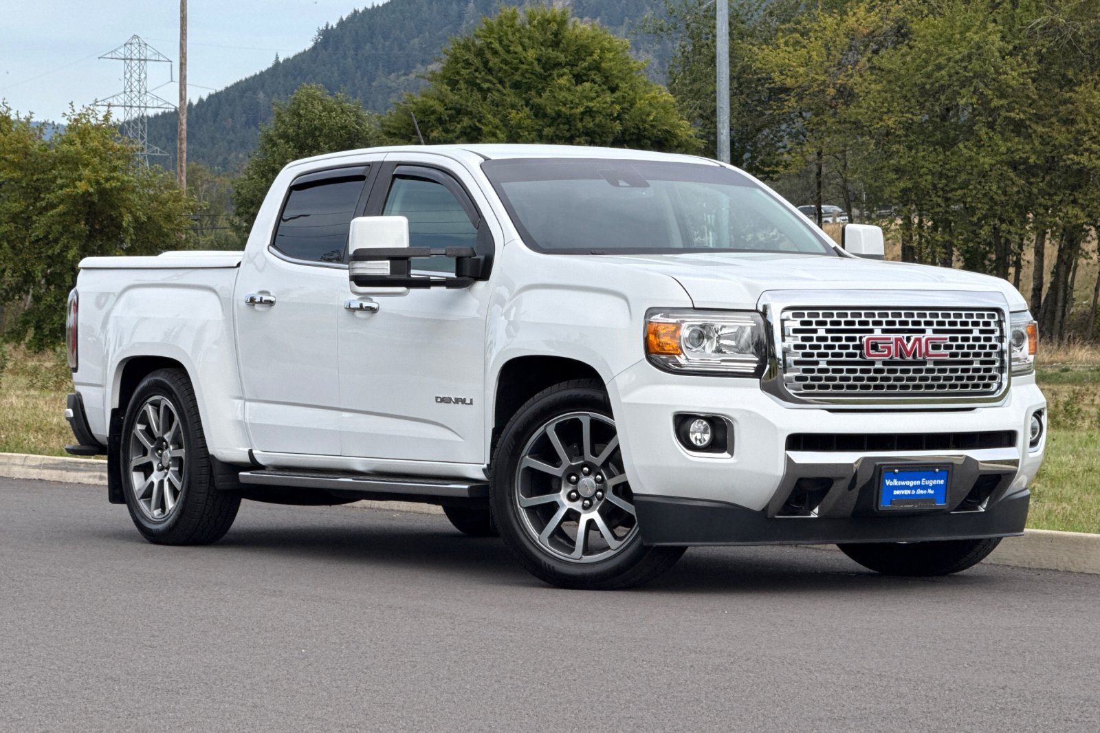 Used 2018 White GMC Denali image 1