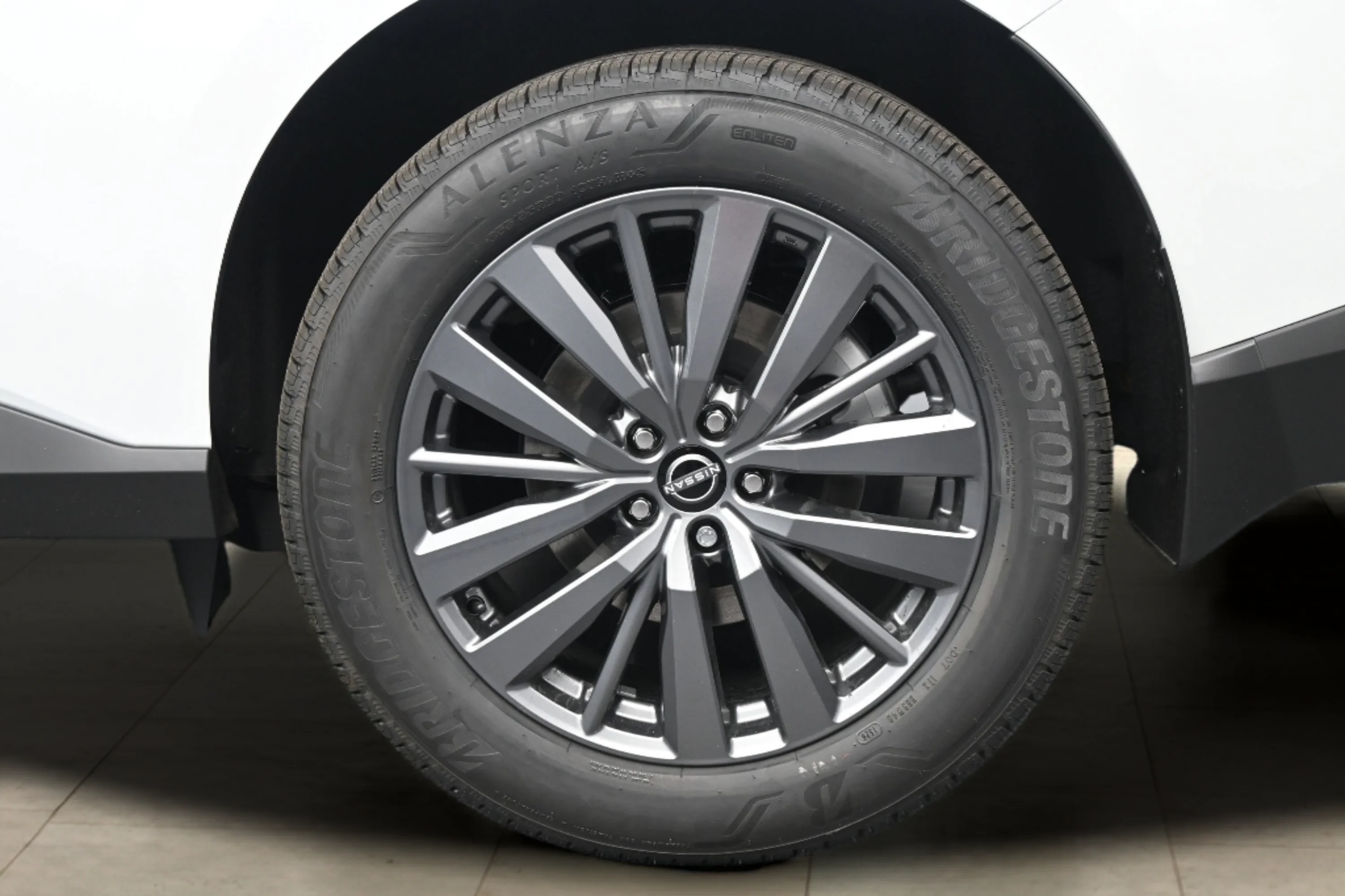 New 2026 Everest White Pearl TriCoat Nissan SL image 22