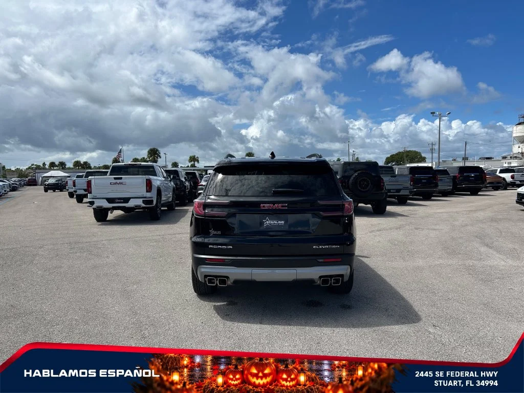 Used 2026 Ebony Twilight Metallic GMC Elevation image 6