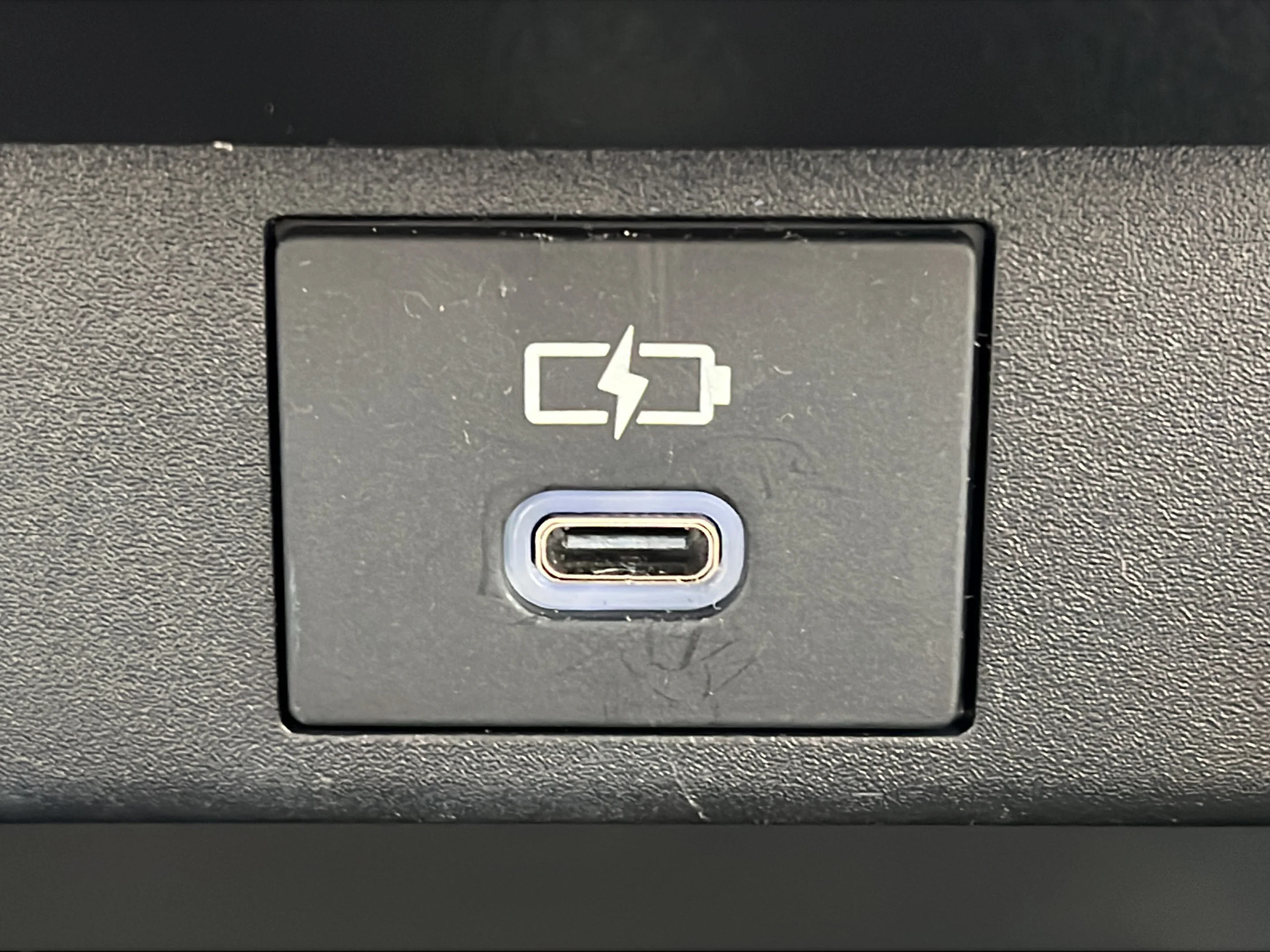 Used 2025 Pearl Toyota Platinum image 28