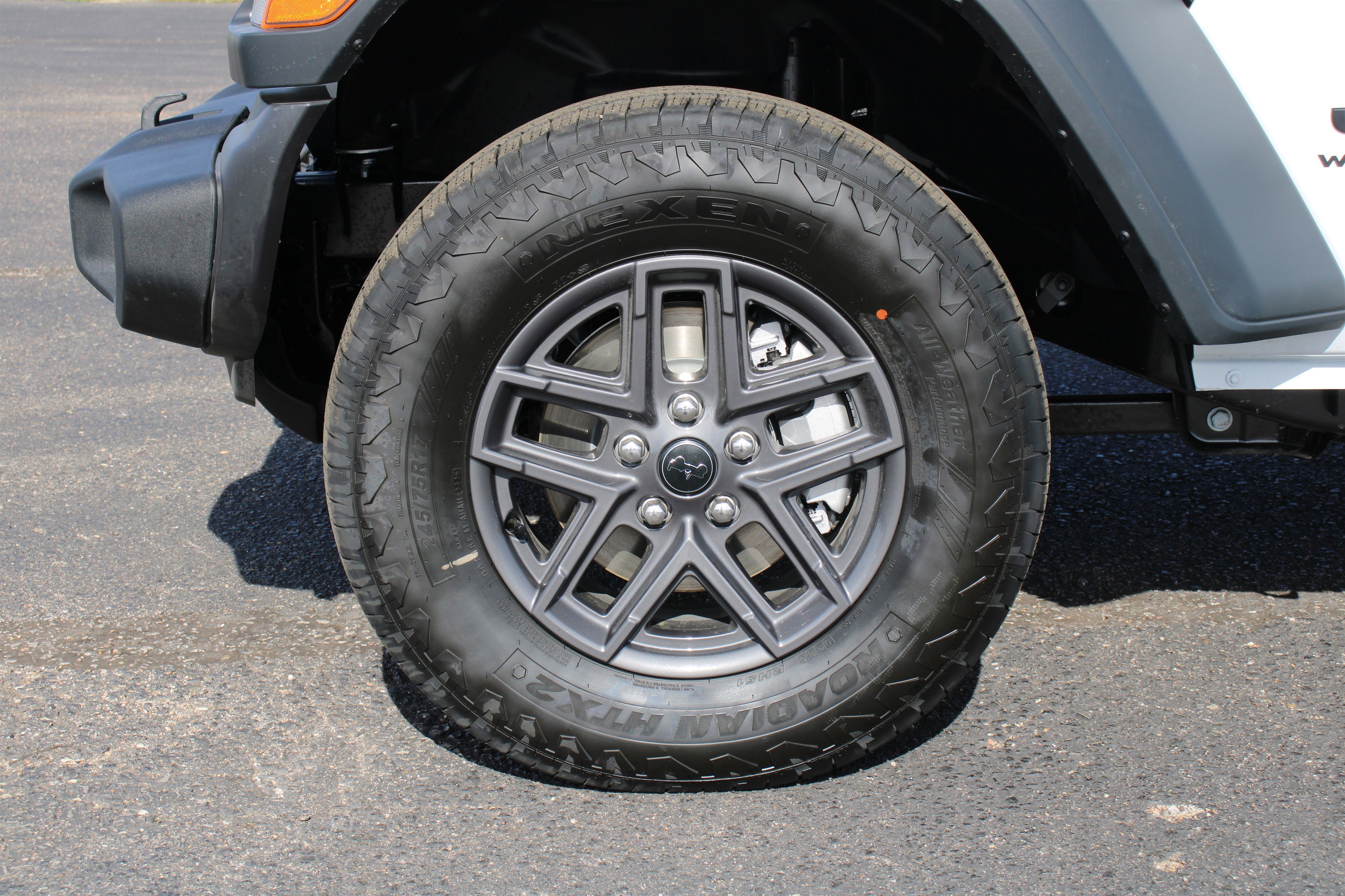 New 2026 Bright White Clear-Coat Exterior Paint Jeep Sport S image 35