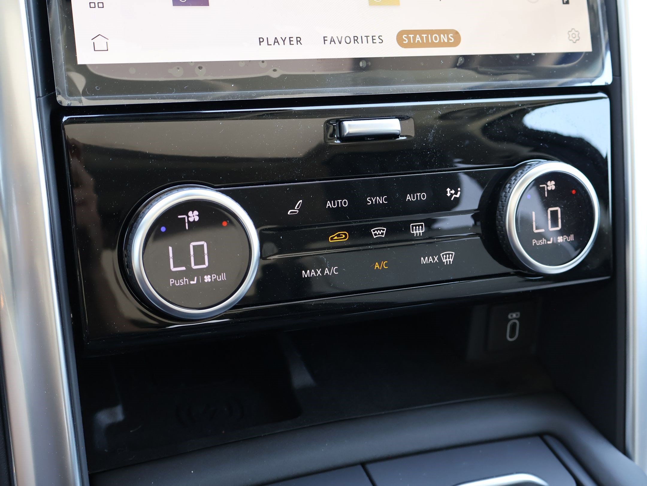 New 2026 Carpathian Grey LAND ROVER Gemini Edition image 17
