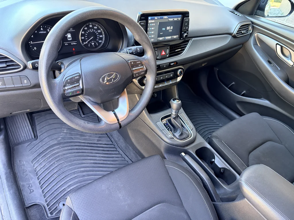 Used 2018 Summit Gray Hyundai Base image 12