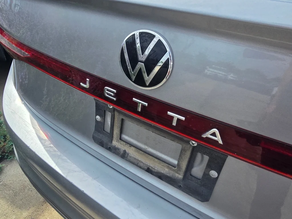 Used 2025 Gray Volkswagen SE image 21