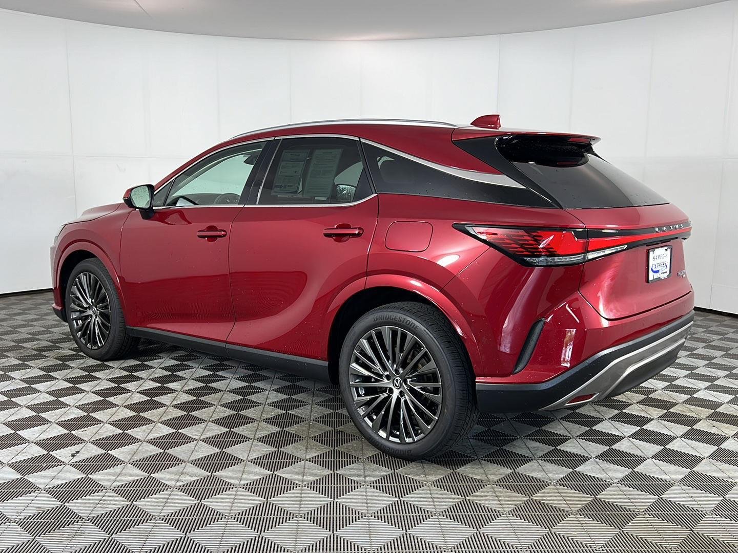 Used 2023 Matador Red Mica Lexus Base image 9